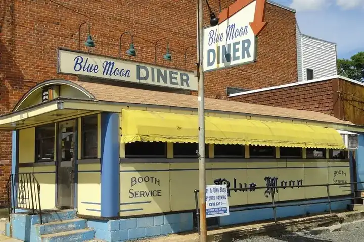 Restaurant booth