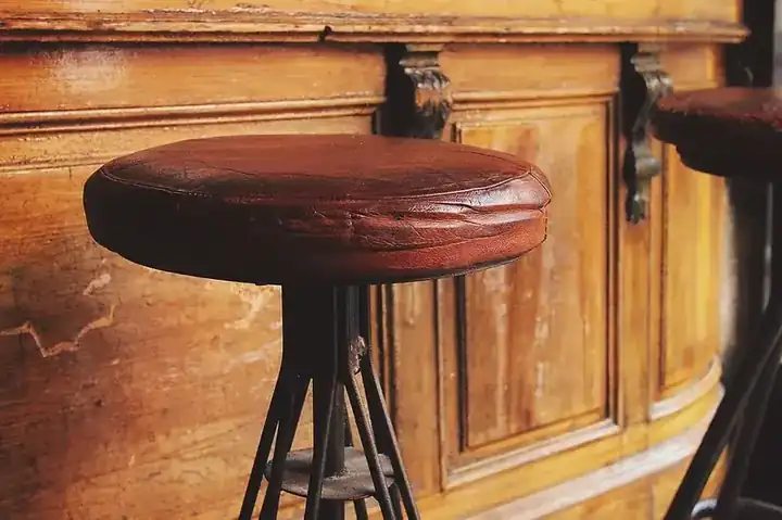 Barhocker rustikal — Hersteller & Export-Großhandel