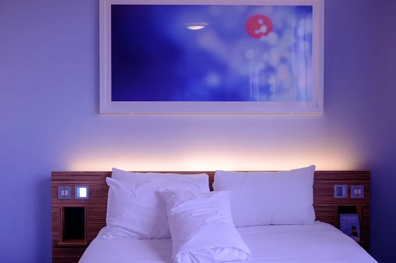 Colonial headboard