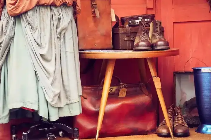 Meuble à chaussures vintage — Fabricant