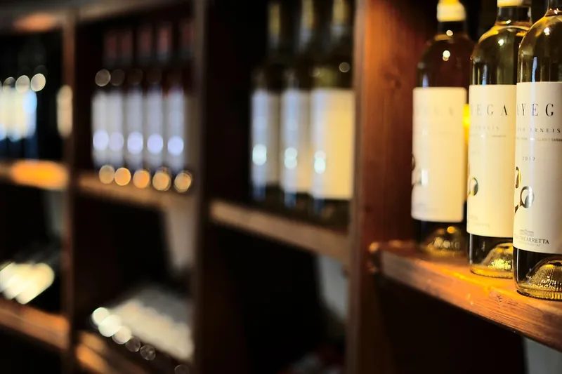 Weinregal Akazie — Hersteller & Export-Großhandel